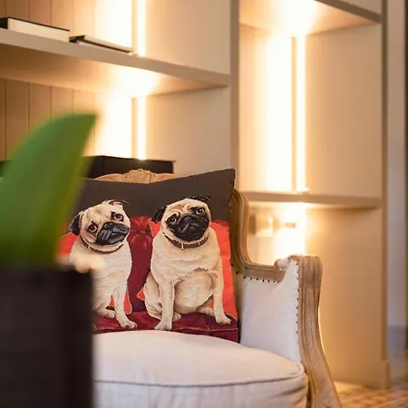 Paola's S Cribs, Tuscany Apartment *