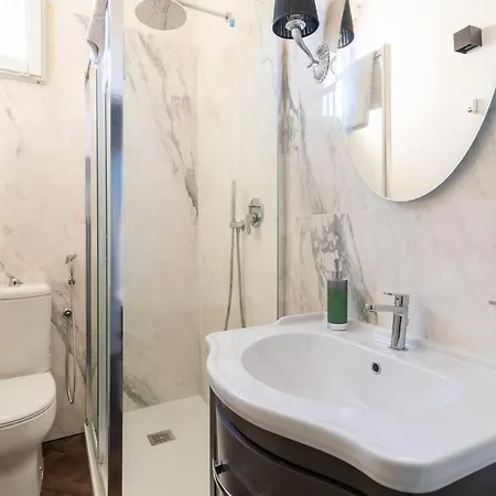Paola's S Cribs, Tuscany Apartment