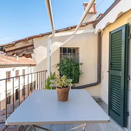 Apartment Paola's S Cribs, Tuscany
